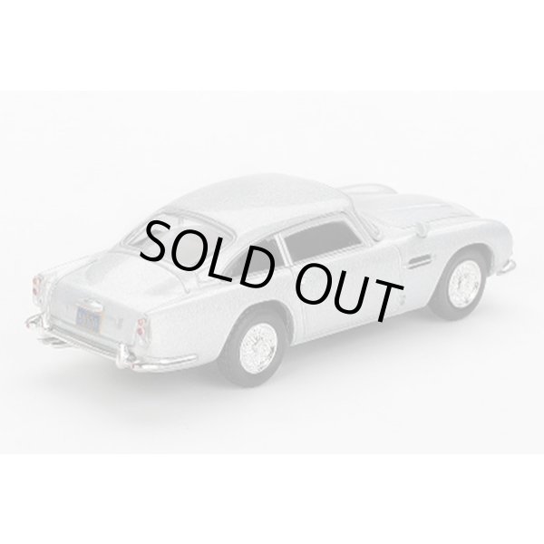 画像3: MINI GT 1/64 Aston Martin DB5 "Casino Royale" (2006) English Packaging (3)