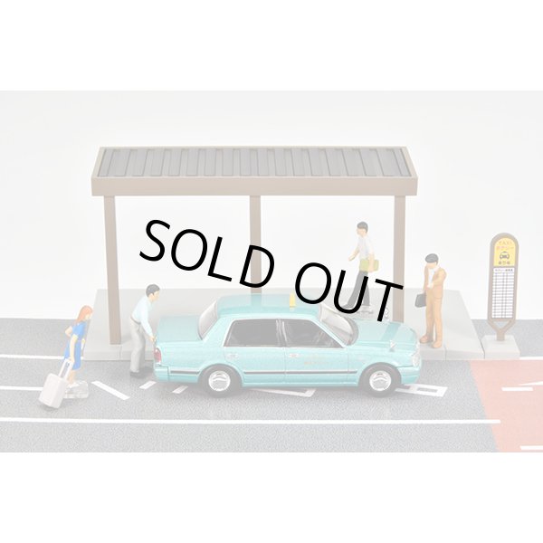 画像2: TOMYTEC 1/64 Diorama Collection #CarSnap 04c Taxi Stand (with Toyota Crown Sedan) (2)