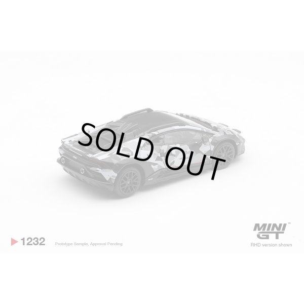 画像3: MINI GT 1/64 Lamborghini Huracán Sterrato All-Terrain Set (LHD) (3)