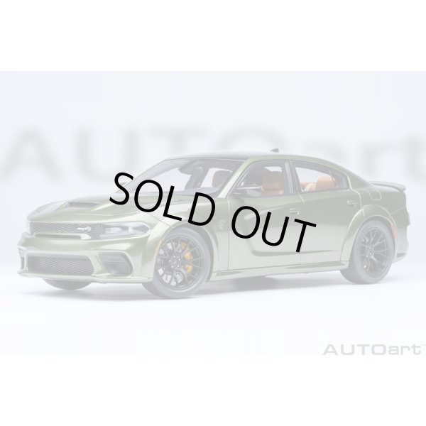 画像1: AUTOart 1/18 Dodge Charger SRT Hellcat Redeye Jailbreak (Metallic Green / Black) (1)