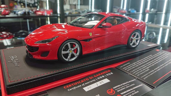 画像1: MR Collection 1/18 Ferrari Portofino Rosso Corsa (1)