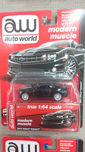 画像1: auto world 1:64 '11 Chevy Camaro Black (1)