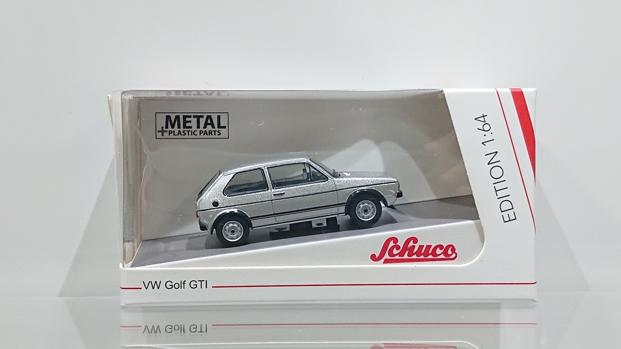 画像1: Schuco 1/64 VW Golf 1 GTI Silver (1)