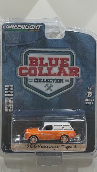 画像1: GREEN LiGHT 1:64 BLUE COLLAR COLLECTION '66 Volkswagen Type 3 (1)