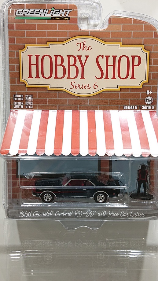 画像1: GREEN LiGHT 1:64 HOBBY SHOP Series 6 '68 Chevrolet Camaro RS-SS with Race Car Driver (1)