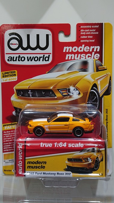 画像1: auto world 1:64 '12 Ford Mustang Boss 302 Yellow Blaze (1)