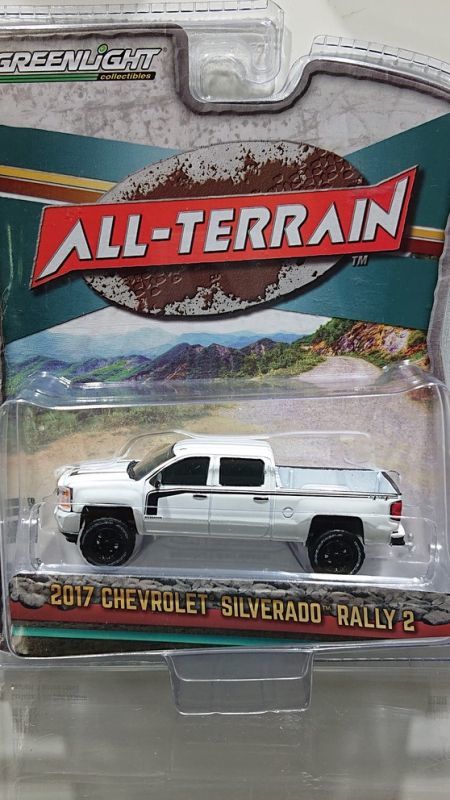 画像1: GREEN LIGHT 1:64 ALL TERRAIN Series 8 '17 CHEVROLET SILVERADO RALLY 2 (1)