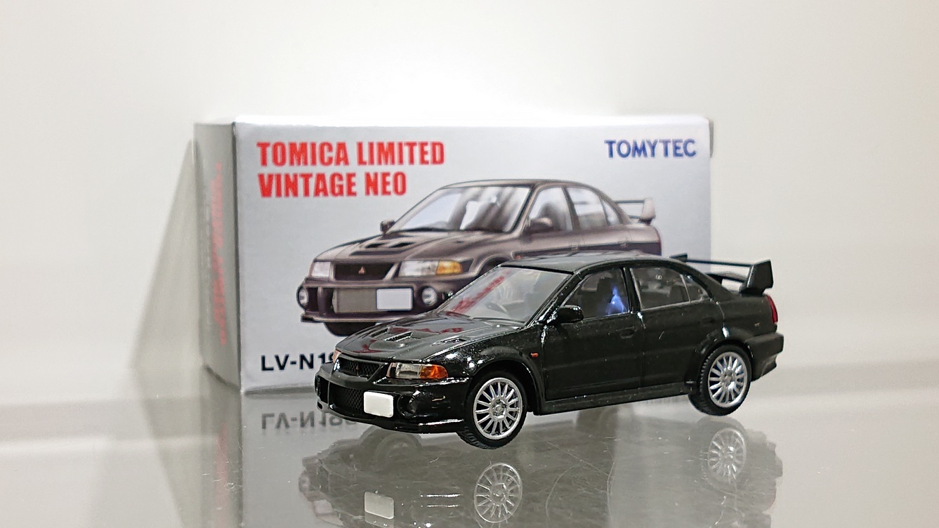 画像1: TOMYTEC 1/64 Mitsubishi Lancer GSR Evolution VI Black Metallic (1)