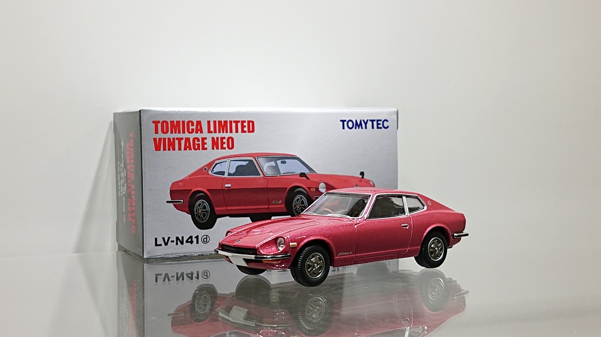 画像1: TOMYTEC 1/64 Limited Vintage Nissan Fairlady Z-L 2 by 2 '77 Wine (1)