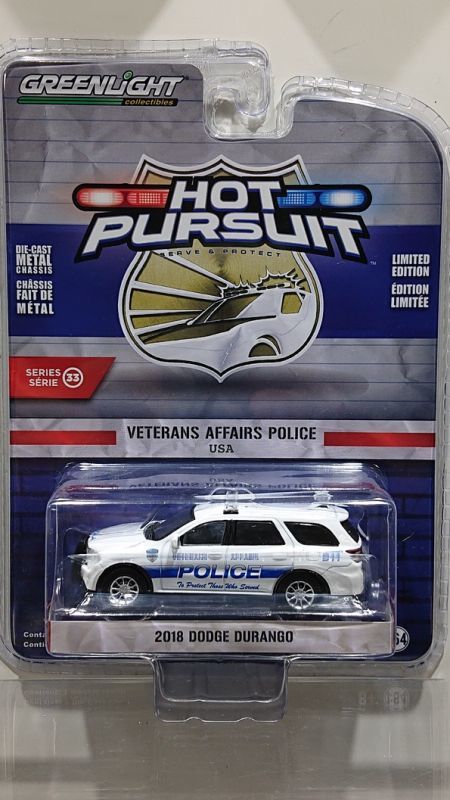 画像1: GREEN LiGHT 1/64 Hot Pursuit Series 33 '18 Dodge Durango - Veterans Affairs Police (1)