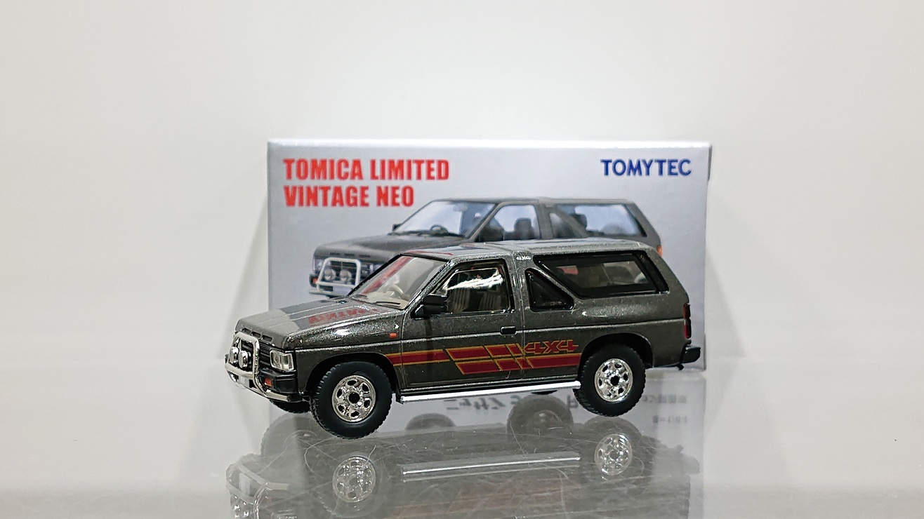 Tomica Limited Vintage Nissan Terrano Neo Tomytec R3M LV-N63d 1/64