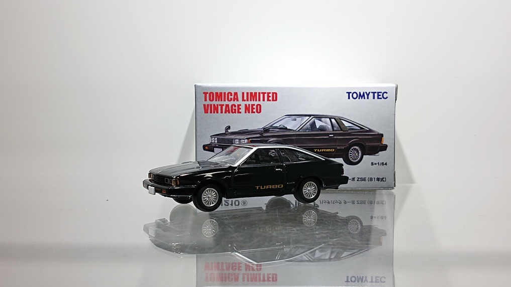 画像1: TOMYTEC 1/64 Limited Vintage NEO Nissan Silvia Hatchback Turbo ZSE '81 Black (1)