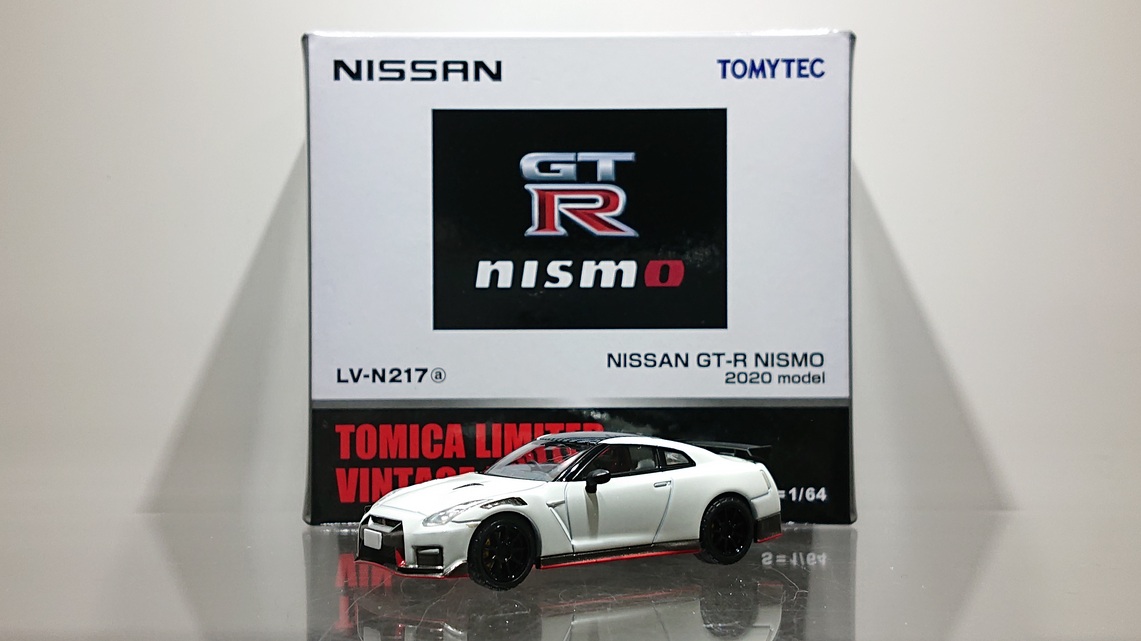 画像1: TOMYTEC 1/64 Limited Vintage NEO NISSAN GT-R NISMO 2020 model White (1)