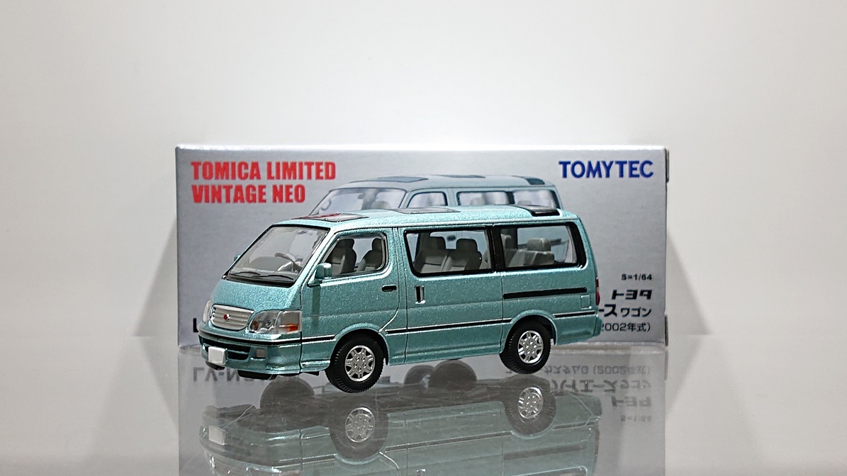 画像1: TONYTEC 1/64 Limited Vintage NEO TOYOTA HIACE Wagon Super Custom G '02 Light Green (1)