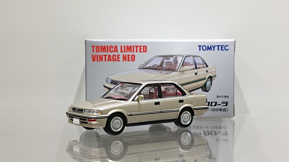画像1: TOMYTEC 1/64 Limited Vintage NEO Toyota Corolla 1500SE Limited Beige (1)