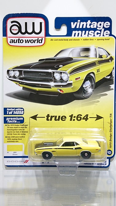 画像1: auto world 1/64 1970 Dodge Challenger T / A FY1 Banana Yellow / Black (1)